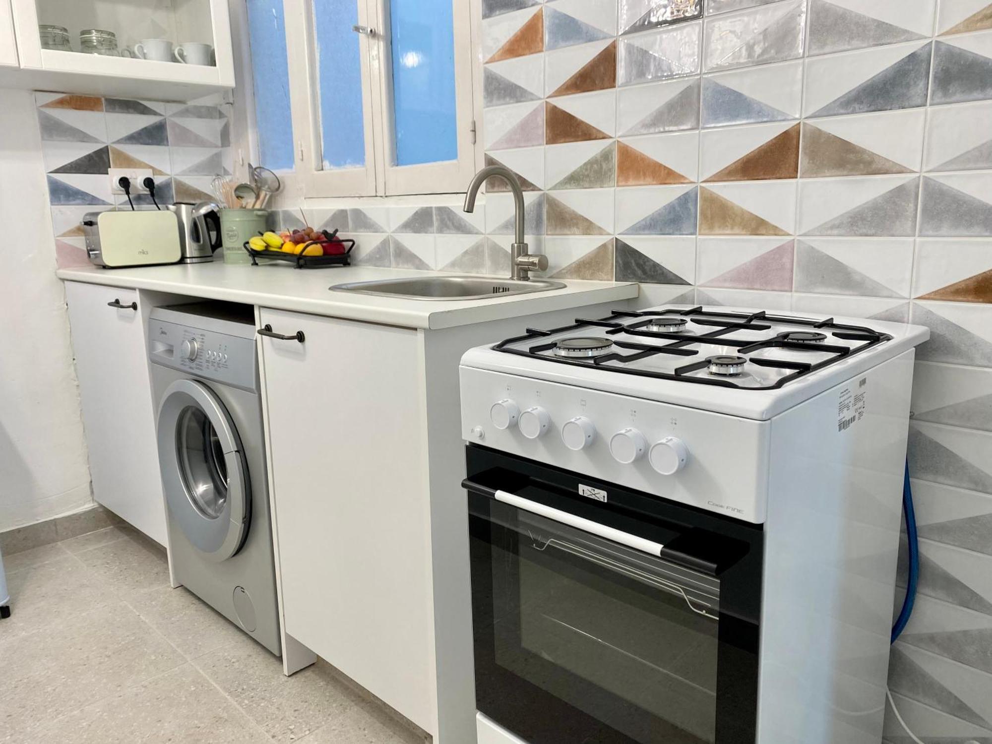 Liberty House - Central Two Bedroom Apartments Никосия Номер фото