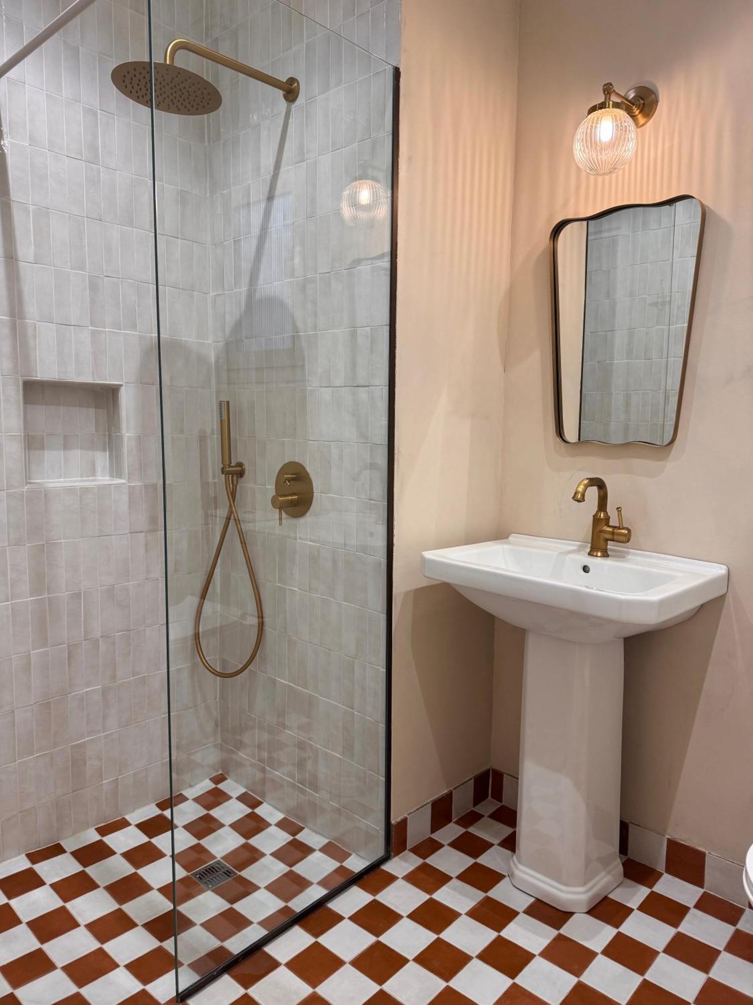 Liberty House - Central Two Bedroom Apartments Никосия Экстерьер фото